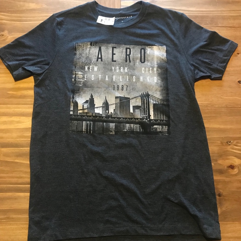 NWT- Aeropostale “New York Skyline”Graphic T, Sz L